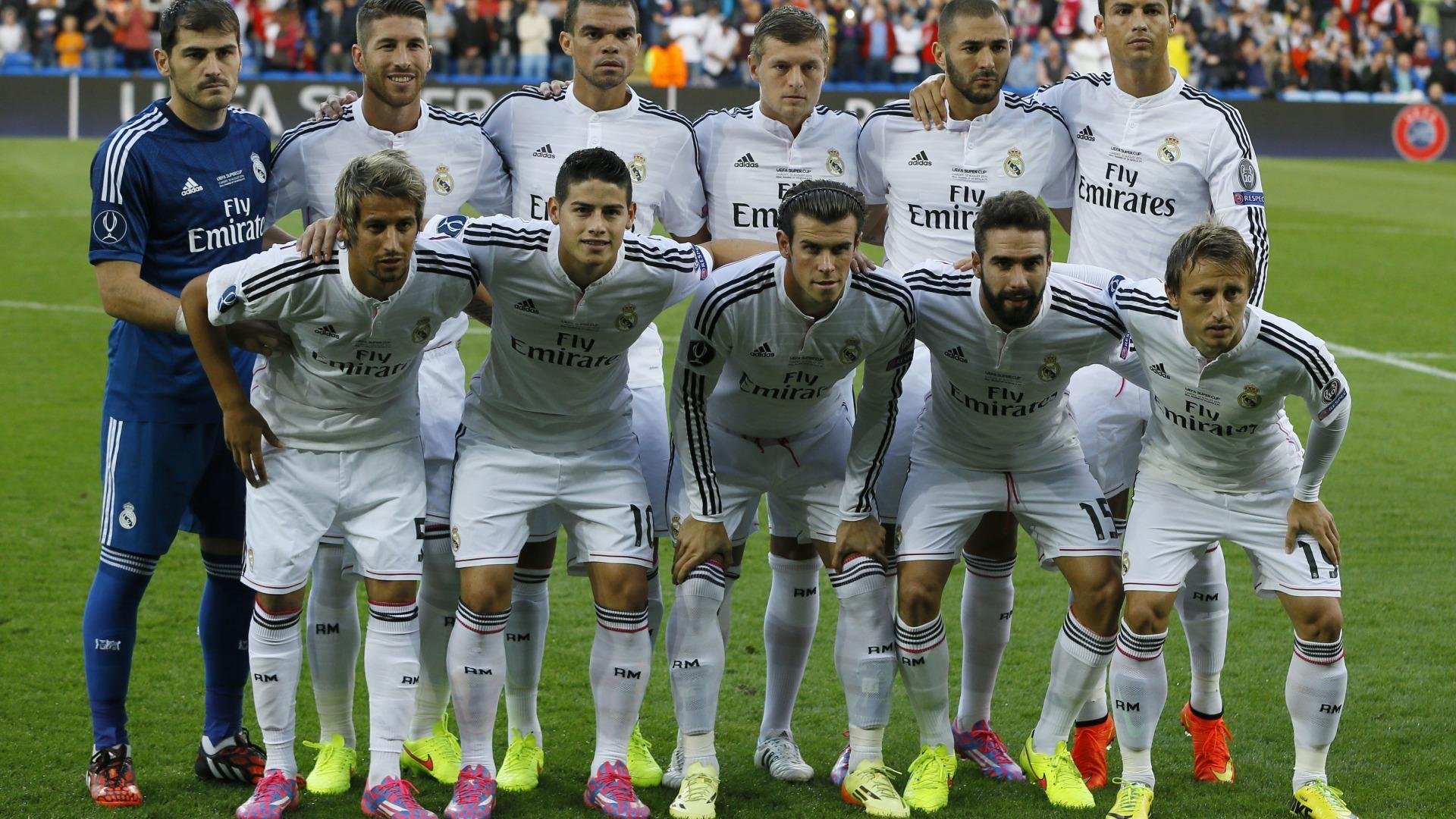 《新款电竞装备登场：为职业选手量身定制》，电竞套件